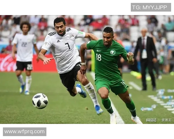 冰球联赛常规赛精彩战报回顾球队表现与赛季走势分析